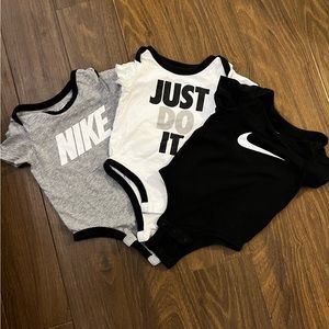Nike onesie black white and gray set